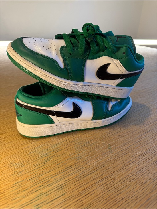 Jordan Other - Air Jordan 1 Low GS Pine Green Black White Size 6Y 553560-301